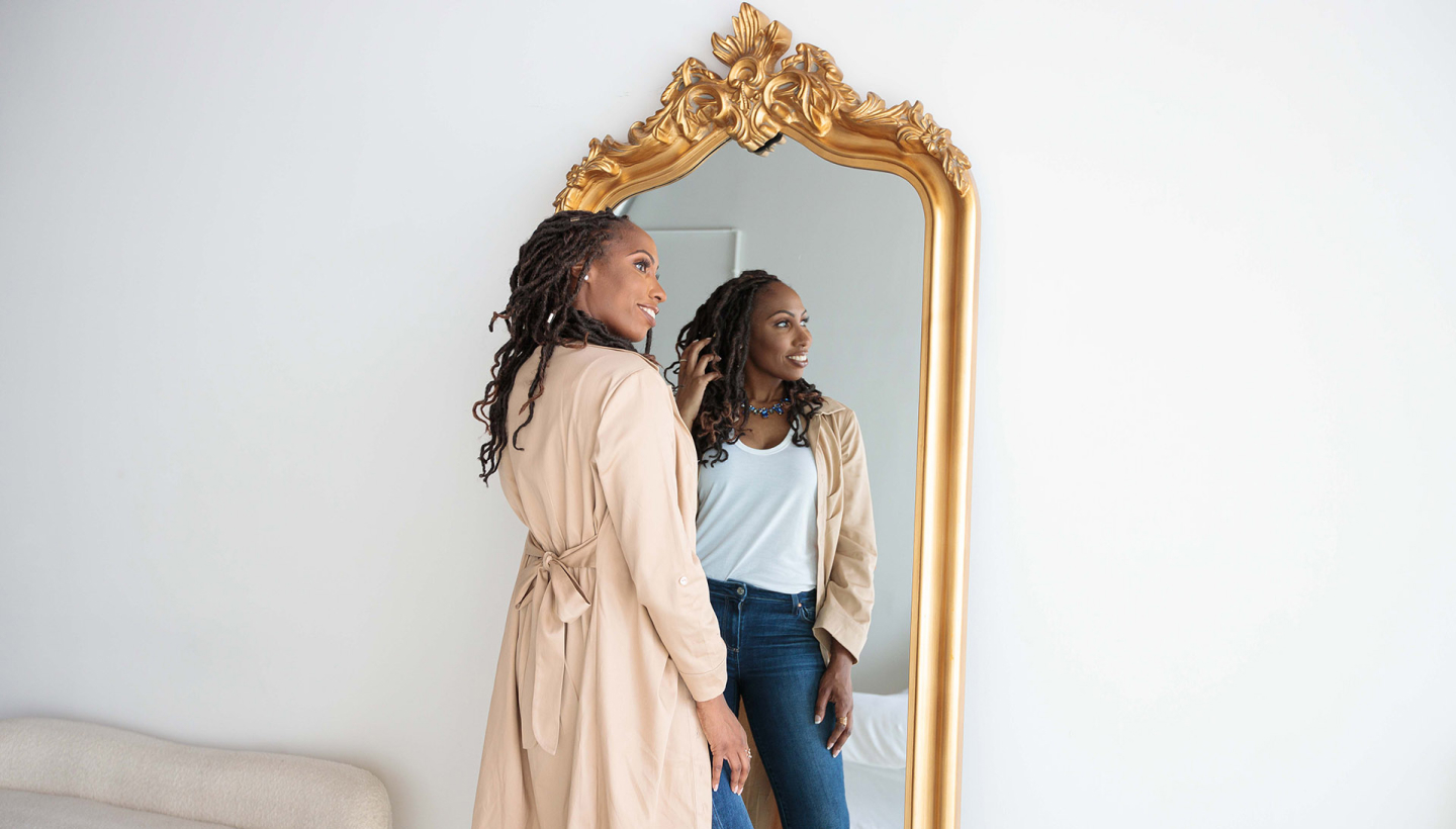 Female Dating Coaches taylor jones mirror 1